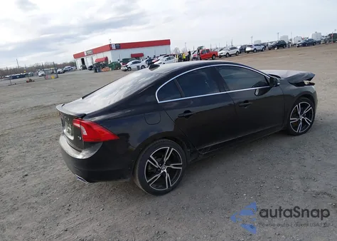 2014 Volvo S60 T5 z USA, uszkodzony, nr VIN YV1612FS3E1288572
